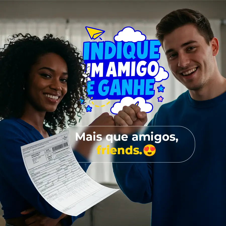 Dois amigos comemorando desconto